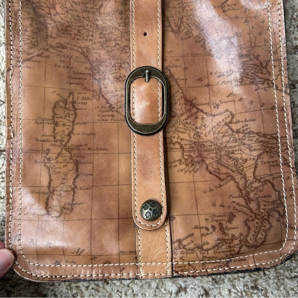 Patricia Nash Venezia Pouch Bag Signature Map Print Brown Leather - Picture 3 of 9